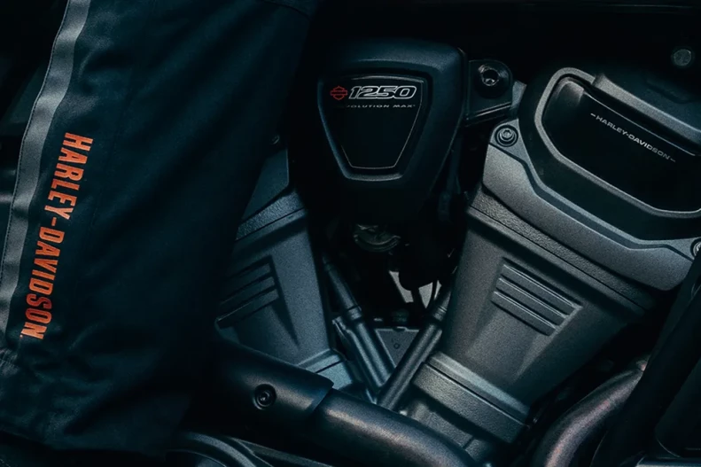 Revolution® Max Engine
