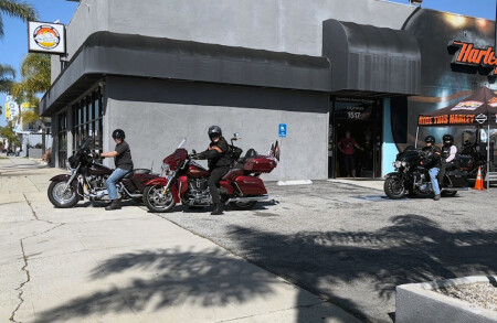 Cali H-D rides to escort The Wall That Heals